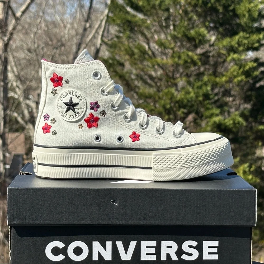 Converse Chuck Taylor Platform White Red Casual Sneaker Womens 6, Youth 4.5Y NEW